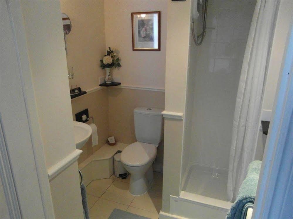 Saint Hilda'S House Bed & Breakfast Уитби Екстериор снимка