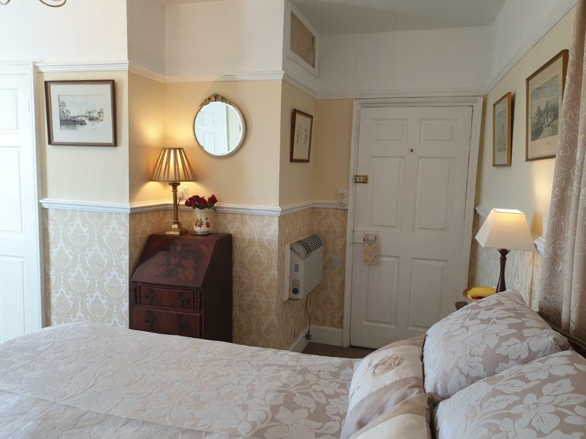 Saint Hilda'S House Bed & Breakfast Уитби Екстериор снимка