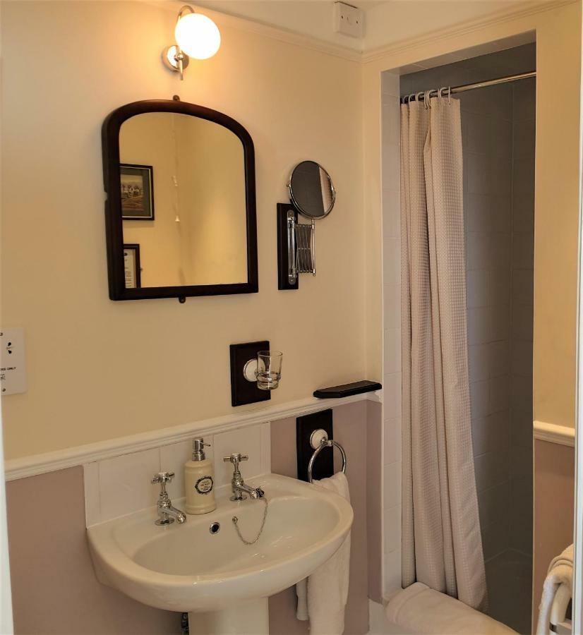 Saint Hilda'S House Bed & Breakfast Уитби Екстериор снимка